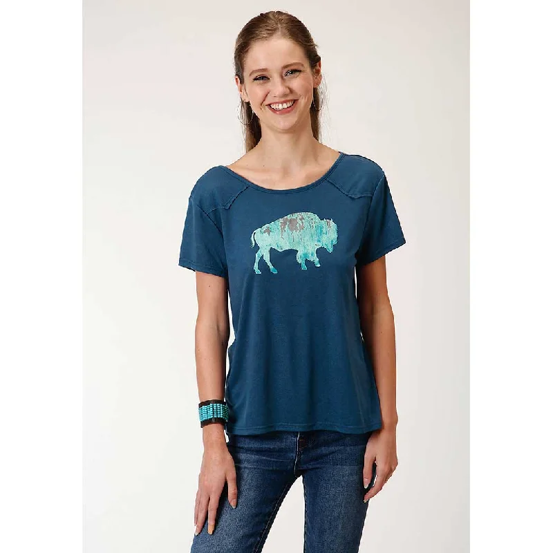 Roper Women's Patina Buffalo Graphic T-shirt Front Pockets Side Pockets Patch Pockets