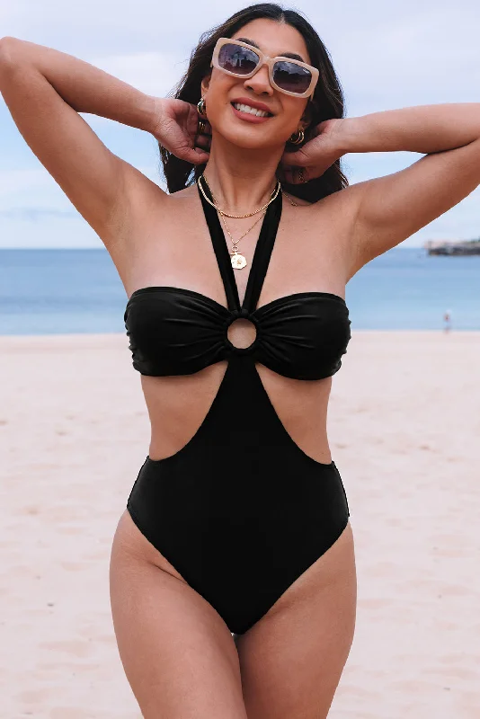 Black Halter O-ring Ruched Bust One Piece Swimsuit Solid Color Swimsuit